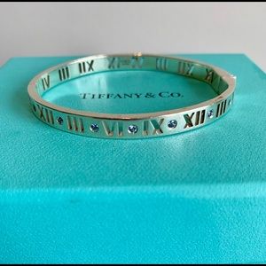 Tiffany & Co. Atlas Sapphire Hinged Bangle